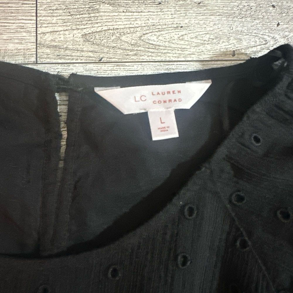 NWT LC Lauren Conrad Sz Large 3/4 Flared Sleeve Eyelet Blouse Slight Split Back - Picture 6 of 9